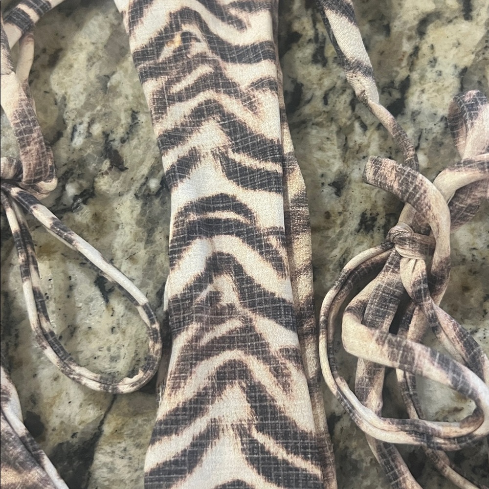 Boys + Arrows Bikini Animalistic Size Medium - Picture 10 of 12